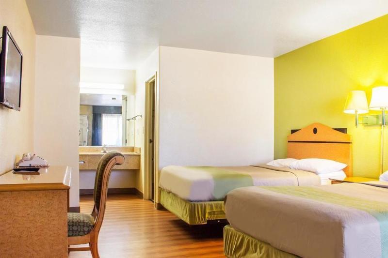 Infinity Inn & Suites Tempe Extérieur photo